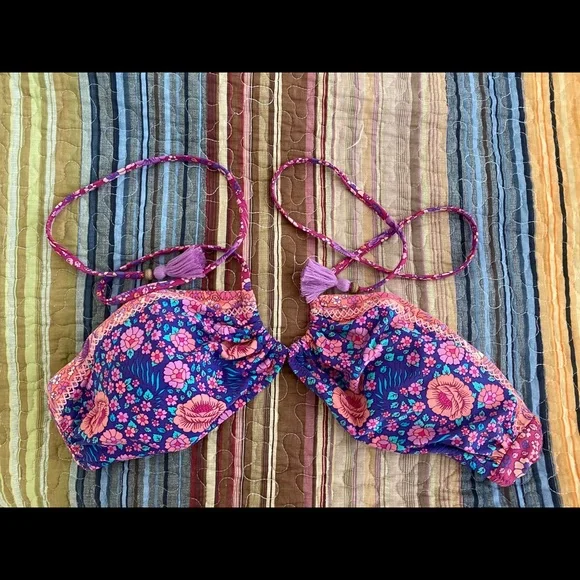 SPELL & THE GYPSY flamingo blossom bikini top - Picture 7 of 8